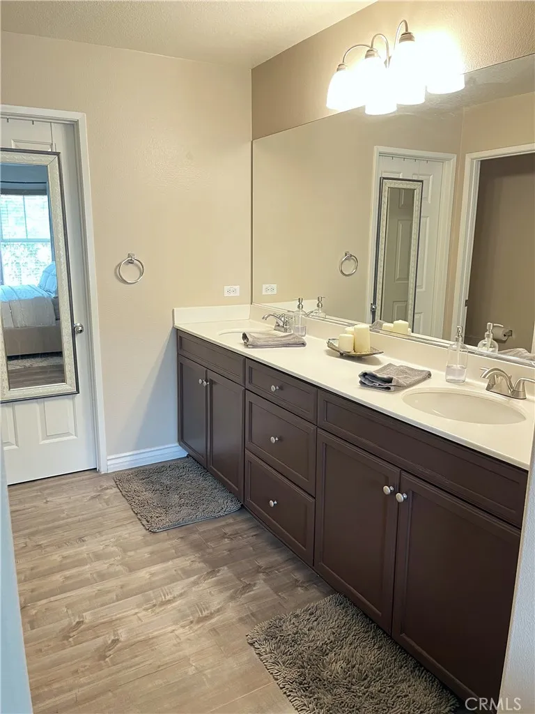 Dual sinks in master bathroom