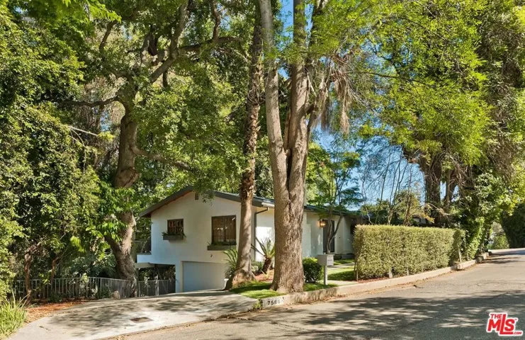 7586 Woodrow Wilson Drive, Los Angeles, California 90046