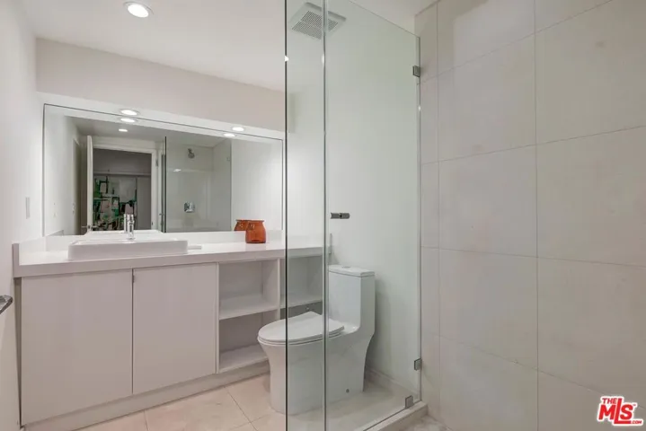 7586 Woodrow Wilson Drive, Los Angeles, California 90046