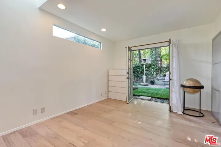 7586 Woodrow Wilson Drive, Los Angeles, California 90046