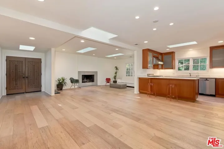 7586 Woodrow Wilson Drive, Los Angeles, California 90046