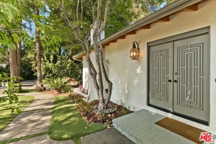 7586 Woodrow Wilson Drive, Los Angeles, California 90046