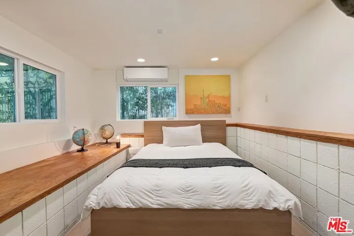 7586 Woodrow Wilson Drive, Los Angeles, California 90046