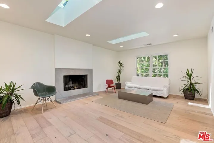 7586 Woodrow Wilson Drive, Los Angeles, California 90046