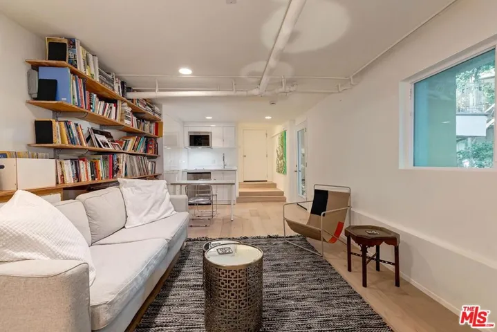 7586 Woodrow Wilson Drive, Los Angeles, California 90046
