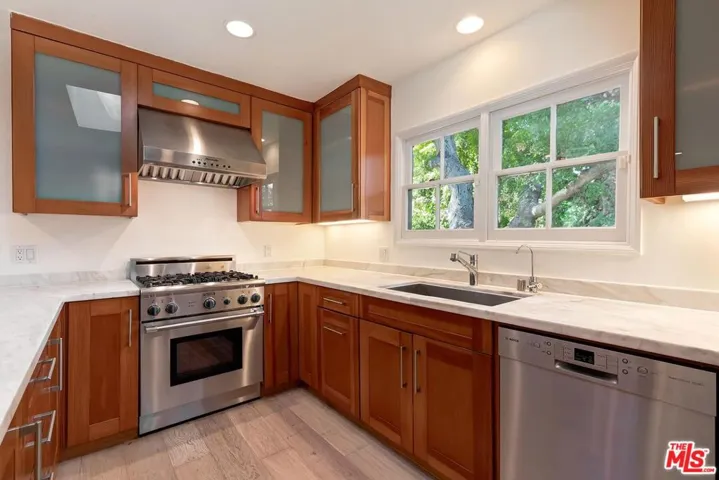 7586 Woodrow Wilson Drive, Los Angeles, California 90046
