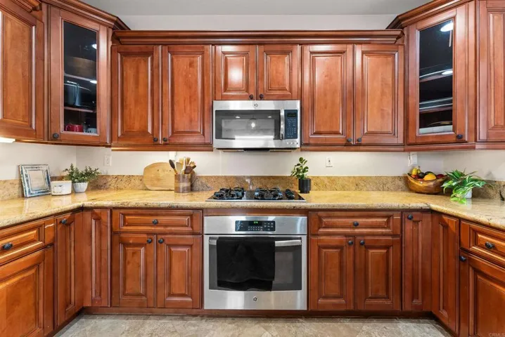 1546 Black Walnut Drive, San Marcos, California 92078