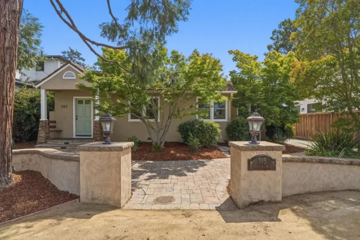 385 Carmelita Drive, Mountain View, California 94040