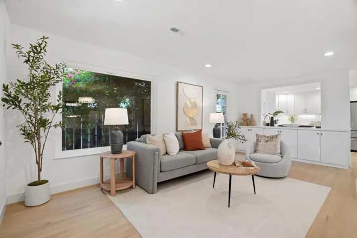 385 Carmelita Drive, Mountain View, California 94040