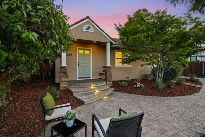 385 Carmelita Drive, Mountain View, California 94040