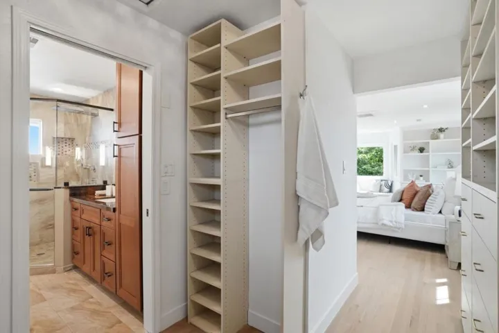 385 Carmelita Drive, Mountain View, California 94040