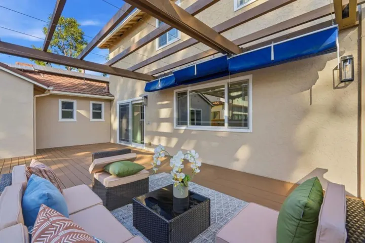 385 Carmelita Drive, Mountain View, California 94040