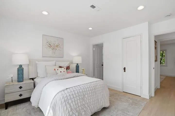 385 Carmelita Drive, Mountain View, California 94040