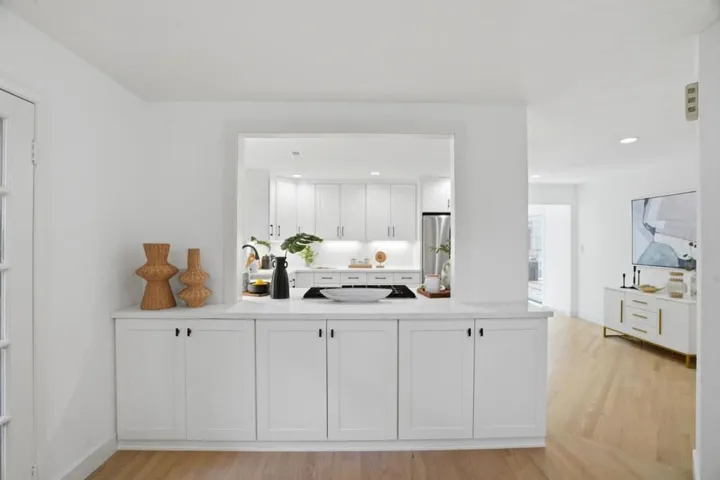 385 Carmelita Drive, Mountain View, California 94040