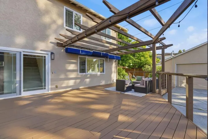 385 Carmelita Drive, Mountain View, California 94040