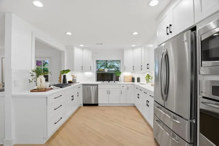 385 Carmelita Drive, Mountain View, California 94040