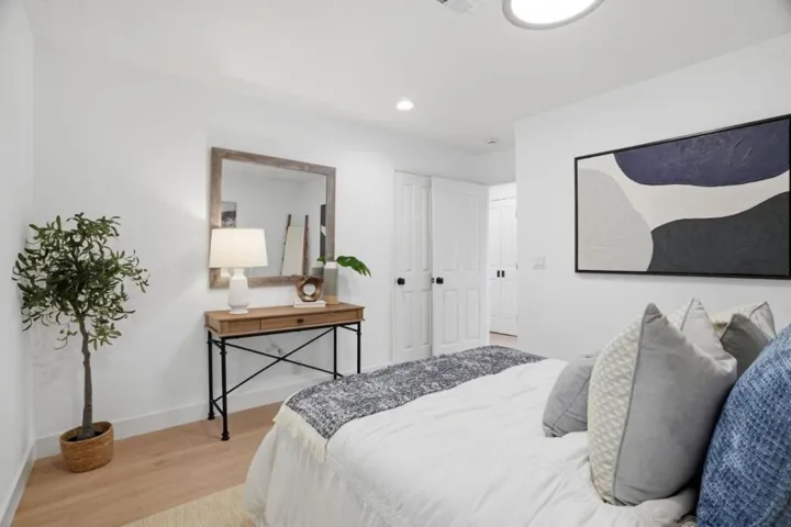 385 Carmelita Drive, Mountain View, California 94040