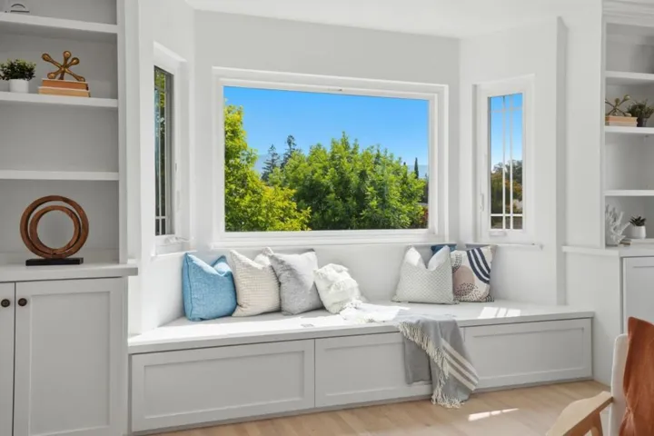 385 Carmelita Drive, Mountain View, California 94040