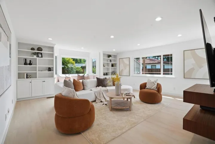 385 Carmelita Drive, Mountain View, California 94040
