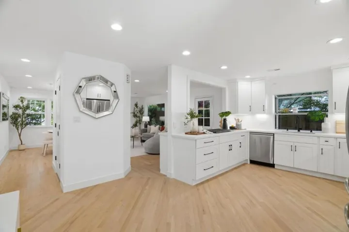 385 Carmelita Drive, Mountain View, California 94040