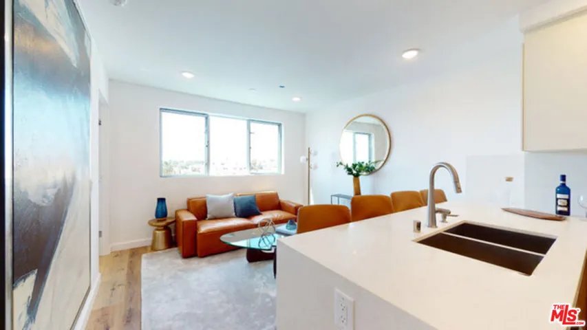 1143 Glenville Drive 302, Los Angeles, California 90035