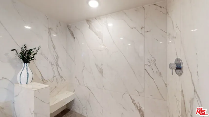 1143 Glenville Drive 302, Los Angeles, California 90035