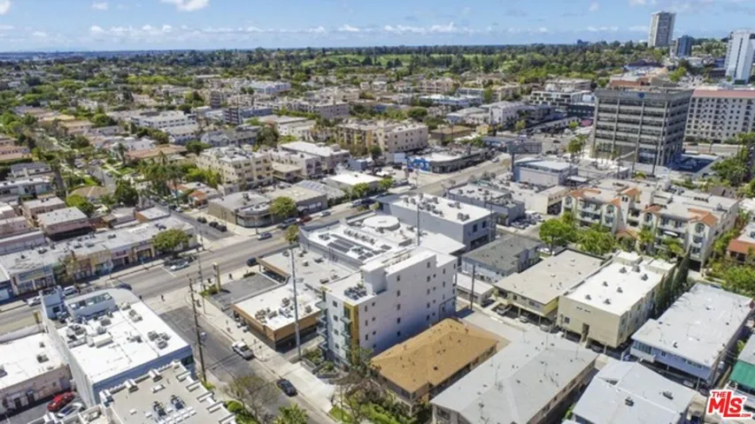 1143 Glenville Drive 302, Los Angeles, California 90035