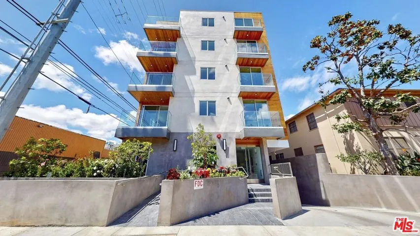 1143 Glenville Drive 302, Los Angeles, California 90035