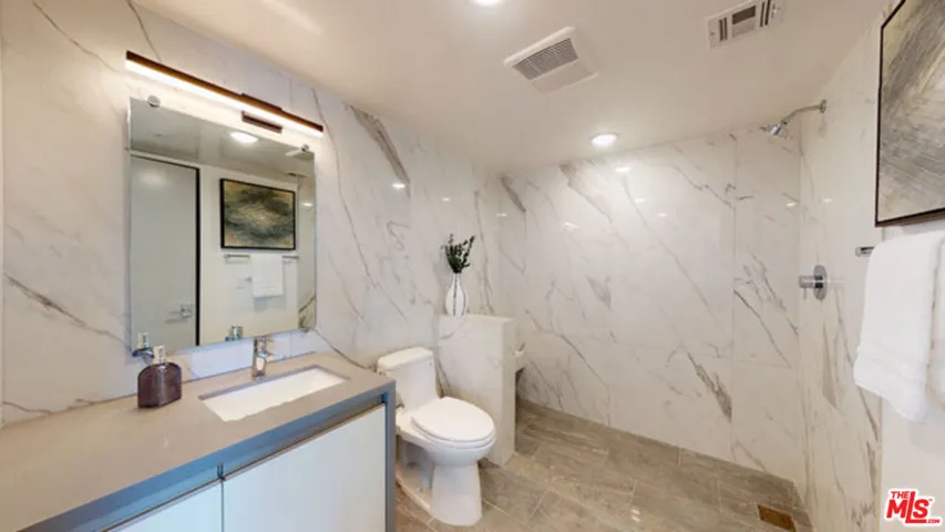 1143 Glenville Drive 302, Los Angeles, California 90035
