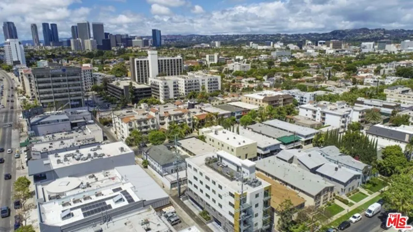 1143 Glenville Drive 302, Los Angeles, California 90035