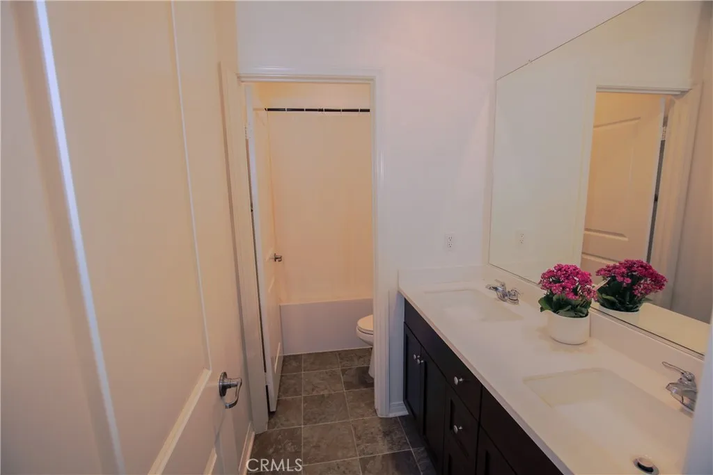Secondary upstairs bathroom