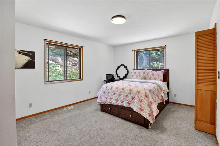 336 Lovers, Cedarpines Park, California 92322
