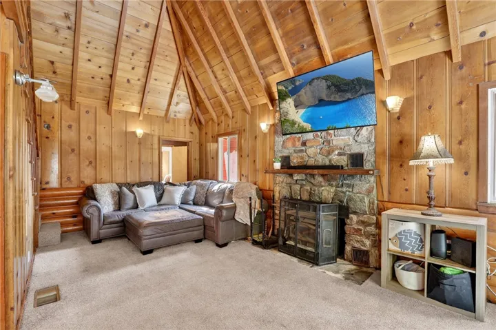 336 Lovers, Cedarpines Park, California 92322