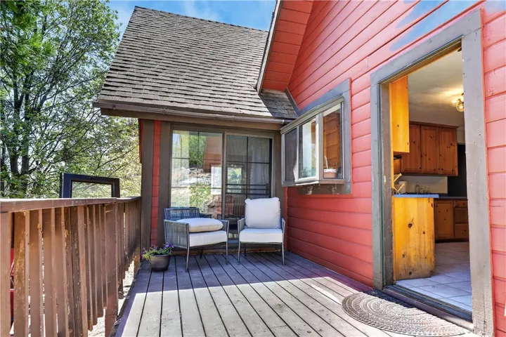 336 Lovers, Cedarpines Park, California 92322