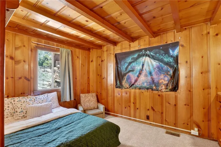 336 Lovers, Cedarpines Park, California 92322