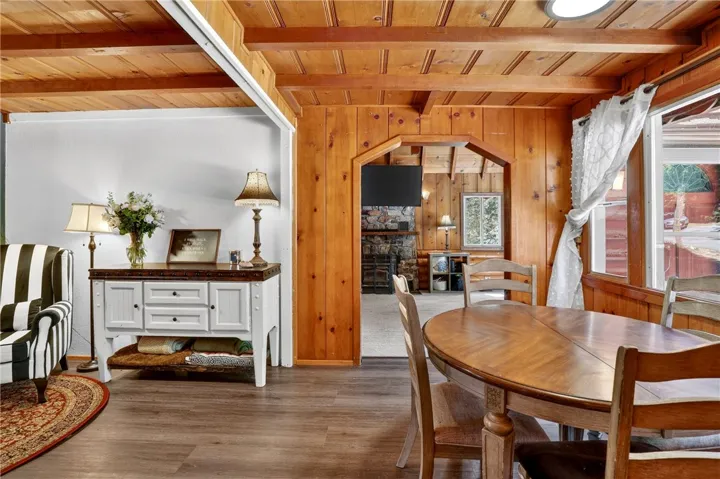 336 Lovers, Cedarpines Park, California 92322