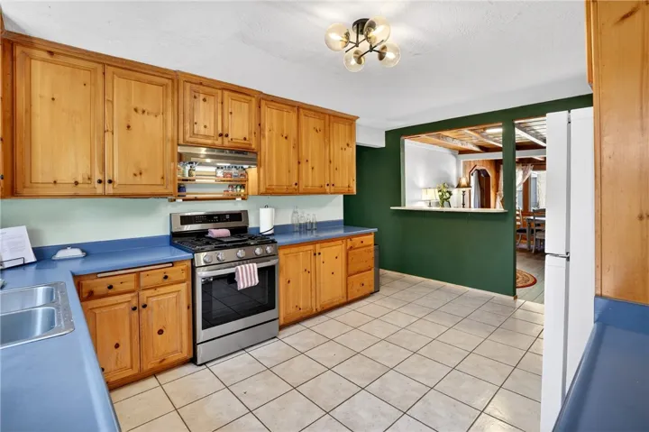 336 Lovers, Cedarpines Park, California 92322