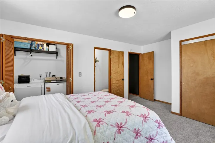 336 Lovers, Cedarpines Park, California 92322
