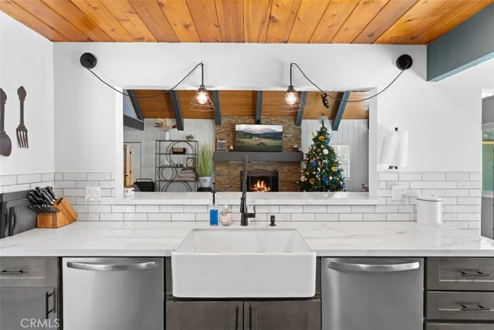 1535 Linnet, Wrightwood, California 92397