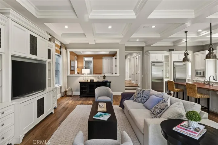 2705 Palm Avenue, Manhattan Beach, California 90266
