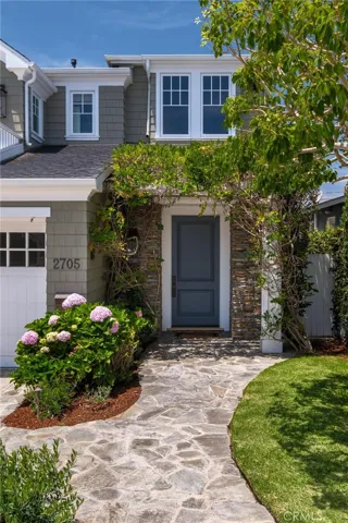 2705 Palm Avenue, Manhattan Beach, California 90266
