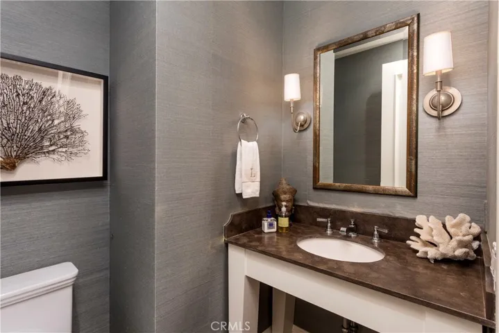2705 Palm Avenue, Manhattan Beach, California 90266