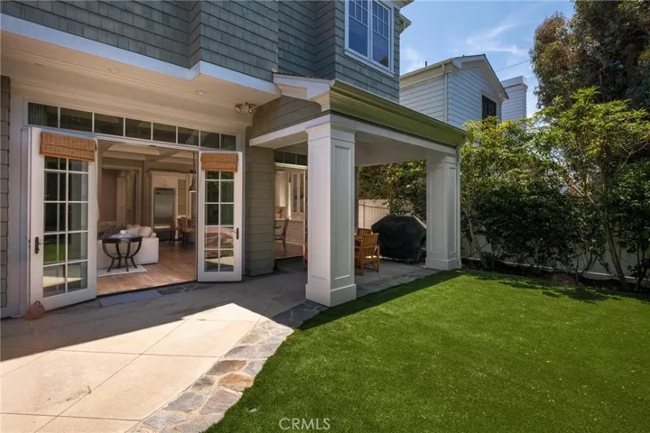 2705 Palm Avenue, Manhattan Beach, California 90266