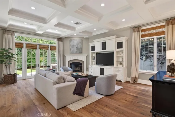 2705 Palm Avenue, Manhattan Beach, California 90266