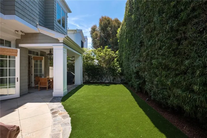 2705 Palm Avenue, Manhattan Beach, California 90266