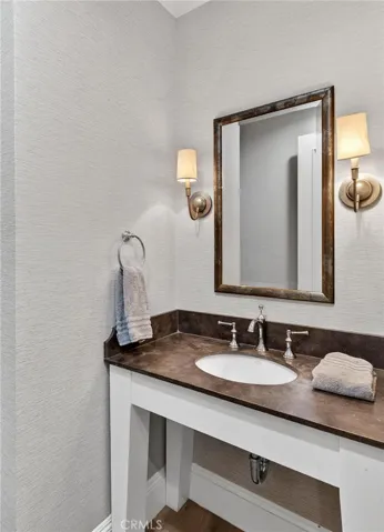 2705 Palm Avenue, Manhattan Beach, California 90266