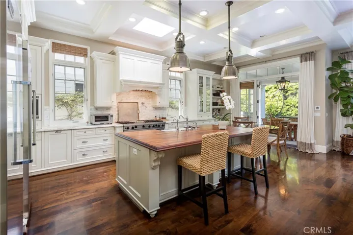2705 Palm Avenue, Manhattan Beach, California 90266