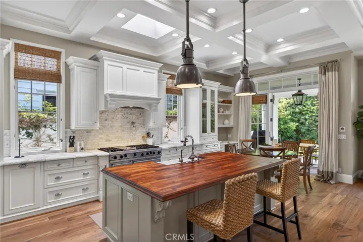 2705 Palm Avenue, Manhattan Beach, California 90266