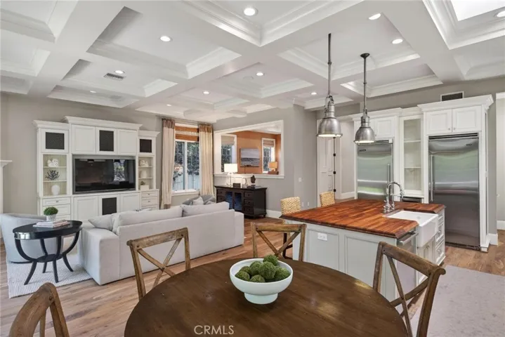 2705 Palm Avenue, Manhattan Beach, California 90266
