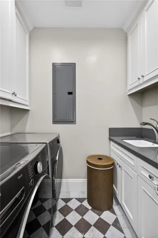 2705 Palm Avenue, Manhattan Beach, California 90266